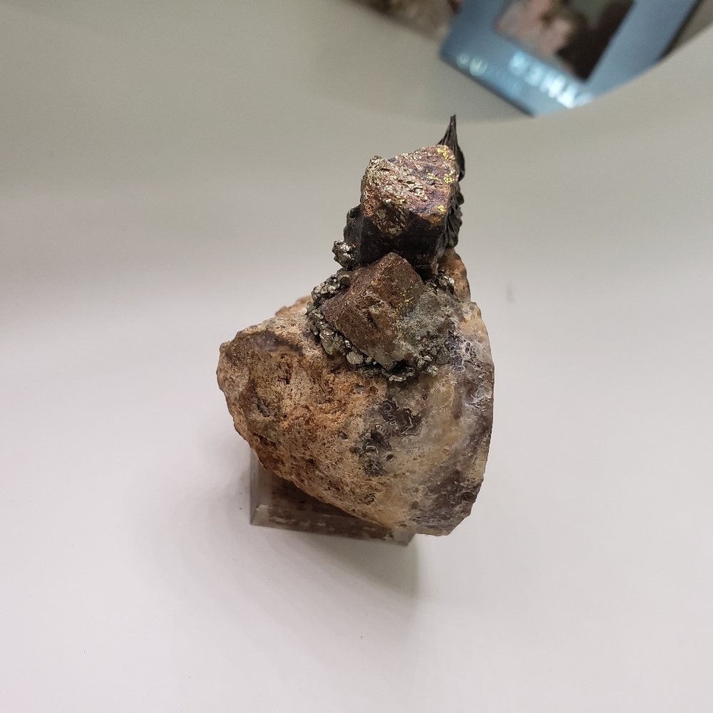 Crystal Double Geode inside a geode - Picture 4 of 6